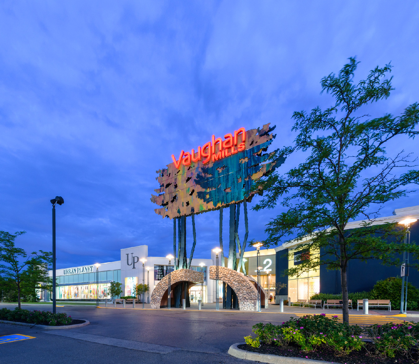 Columbia outlet shop vaughan mills